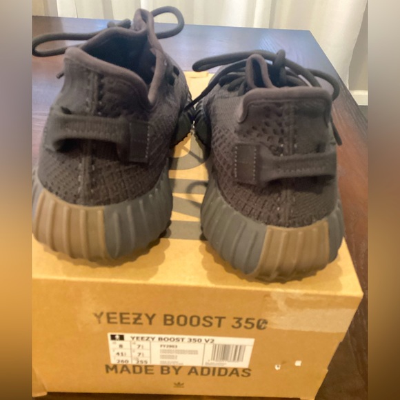 ADIDAS YEEZY BOOST 350 V2 CINDER W/ ORIGINAL BOX EXCELLENT CONDITION main image 8